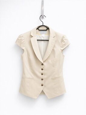 NWT H&M Cream Short-Sleeve Tailored Blazer